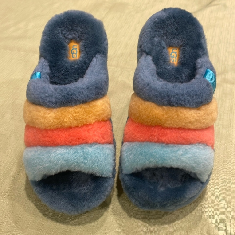 Ugg Fluff You Cali Stripe slip on loafers. So comfy! Great Preworn condition!